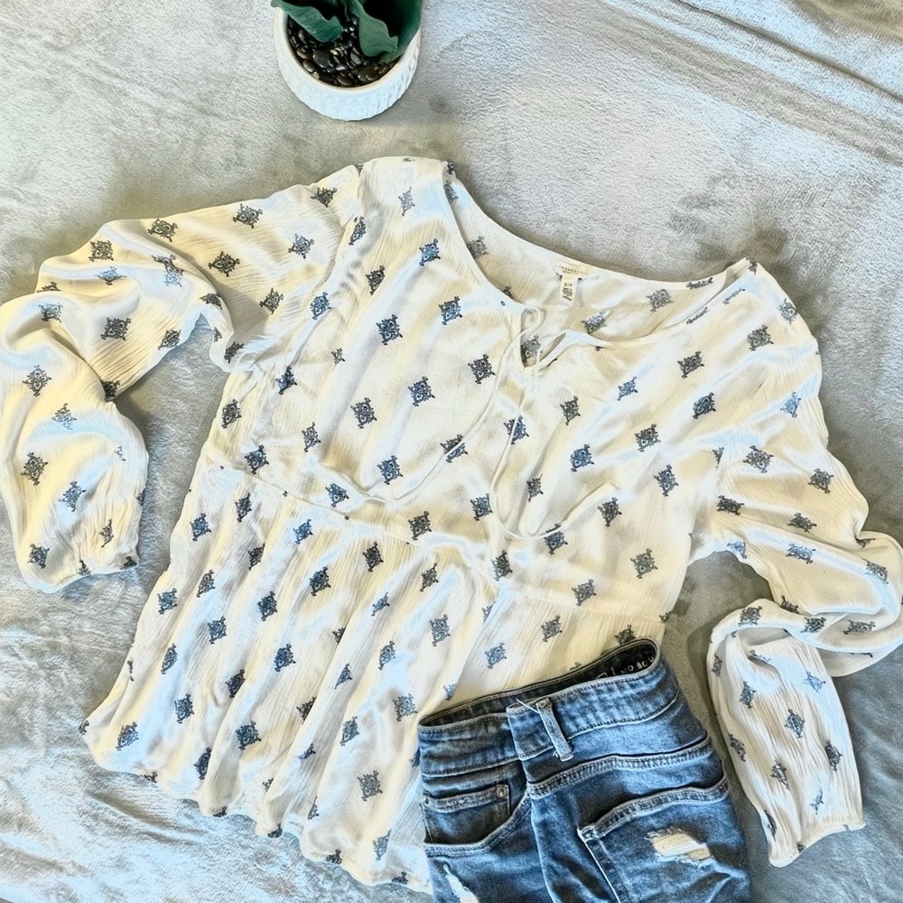 Aeropostale White Long Sleeve Top Small